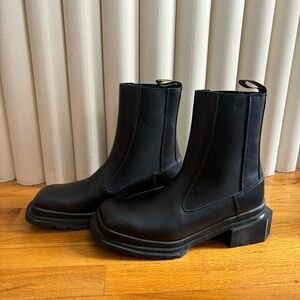 New Dr Martins Maybole black square toe Chelsea boots